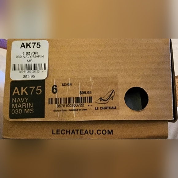 Gorgeous Blue suede sequent pumps - Picture 6 of 6